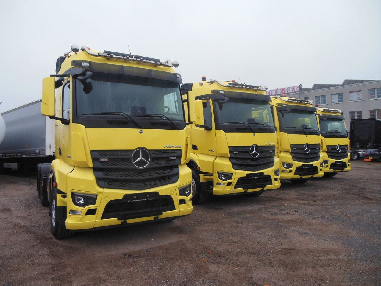 Mercedes-Benz 3353 ACTROS, 6X4, TRK, SET 120 TON, WIE NEUE!E!! - Vilcējs: foto 2 Mercedes-Benz 3353 ACTROS, 6X4, TRK, SET 120 TON, WIE NEUE!E!! - Vilcējs: foto 2