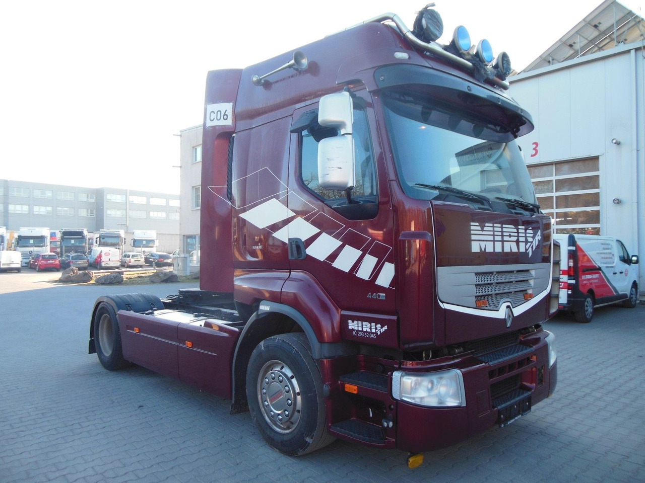 Renault PREMIUM 440.19 DXi - Vilcējs: foto 2 Renault PREMIUM 440.19 DXi - Vilcējs: foto 2