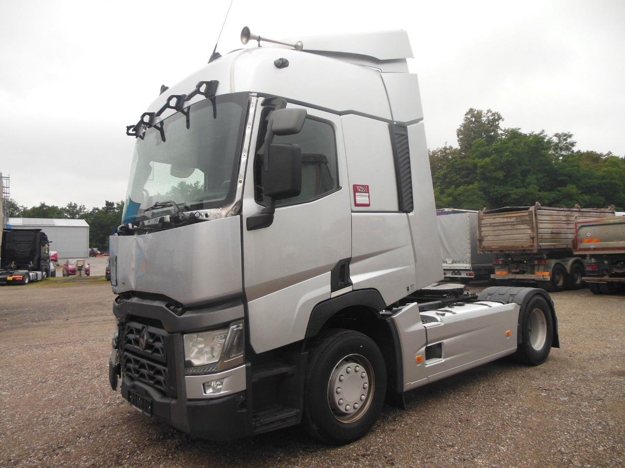 Renault T 440, STANDART, LEICHTER UNAFALL - Vilcējs: foto 1 Renault T 440, STANDART, LEICHTER UNAFALL - Vilcējs: foto 1