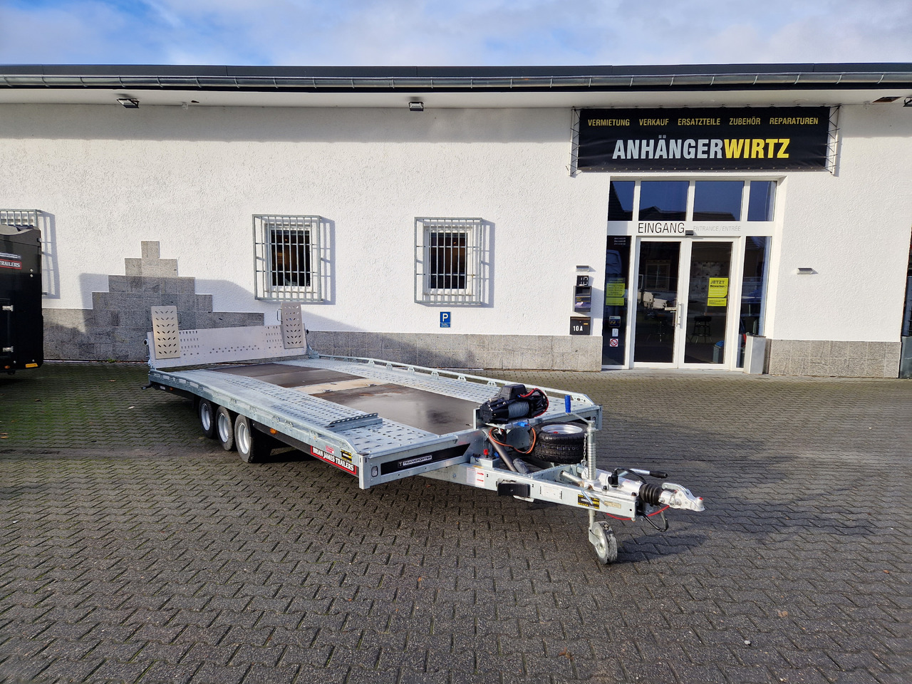 BJT T Transporter 231 550x224cm elektrisch ankippbar Komfort Paket Warn Winde LED 10" Tridem 3500kg - Celtniecības tehnikas piekabe: foto 5 BJT T Transporter 231 550x224cm elektrisch ankippbar Komfort Paket Warn Winde LED 10" Tridem 3500kg - Celtniecības tehnikas piekabe: foto 5