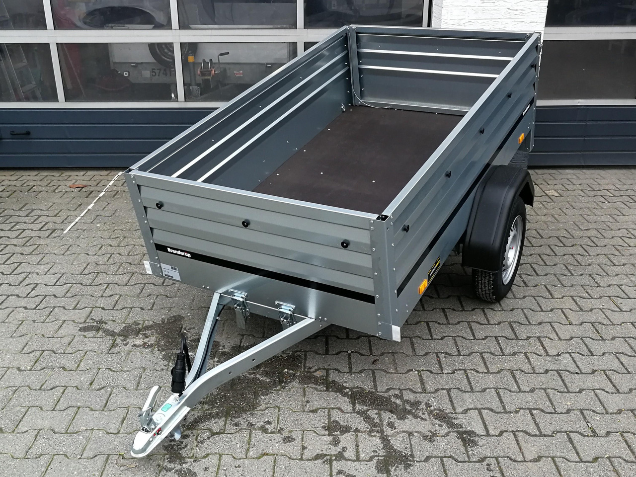 Brenderup 1205 S XLUB 750 Klappdeichselanhänger 204x116x55cm hohe Bordwände 750kg Januar Aktion - Auto piekabe: foto 2 Brenderup 1205 S XLUB 750 Klappdeichselanhänger 204x116x55cm hohe Bordwände 750kg Januar Aktion - Auto piekabe: foto 2