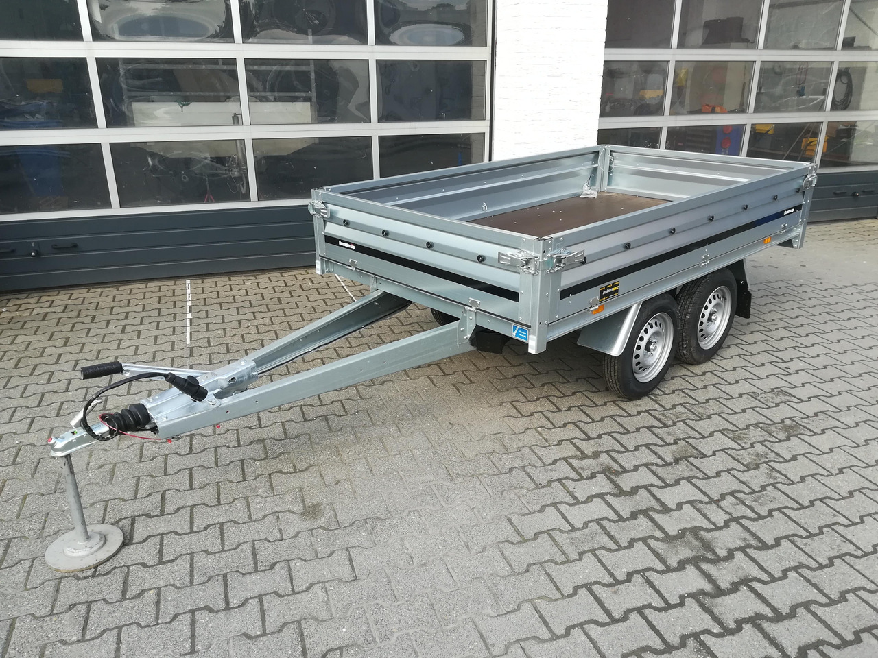 Brenderup 3251 STB 1000 Tandemachse 250x142x35cm (S) 13" 1000kg Januar Aktion - Bortu piekabe/ Platforma: foto 2 Brenderup 3251 STB 1000 Tandemachse 250x142x35cm (S) 13" 1000kg Januar Aktion - Bortu piekabe/ Platforma: foto 2