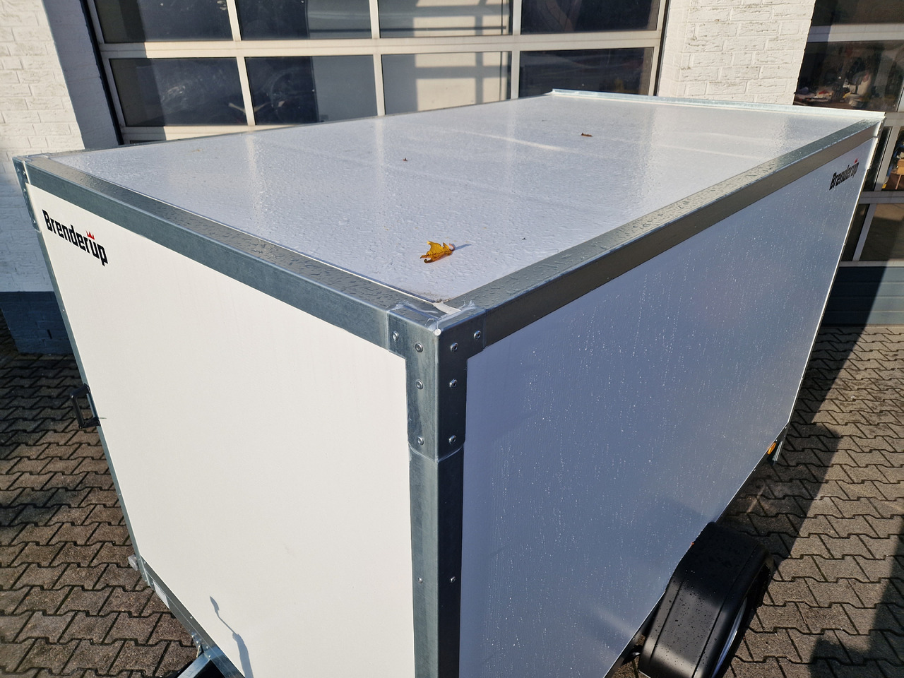 Brenderup Cargo Dynamic CD260 B R 260x153x150cm niedrig Heckrampe Wabenwände (S) 1300kg - Piekabe slēgtā virsbūve: foto 4 Brenderup Cargo Dynamic CD260 B R 260x153x150cm niedrig Heckrampe Wabenwände (S) 1300kg - Piekabe slēgtā virsbūve: foto 4