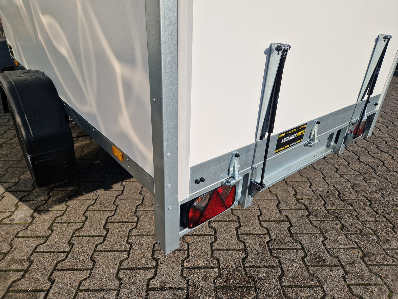 Piekabe slēgtā virsbūve Brenderup Cargo Dynamic CD260 B R 260x153x150cm niedrig Heckrampe Wabenwände (S) 1300kg: foto 8