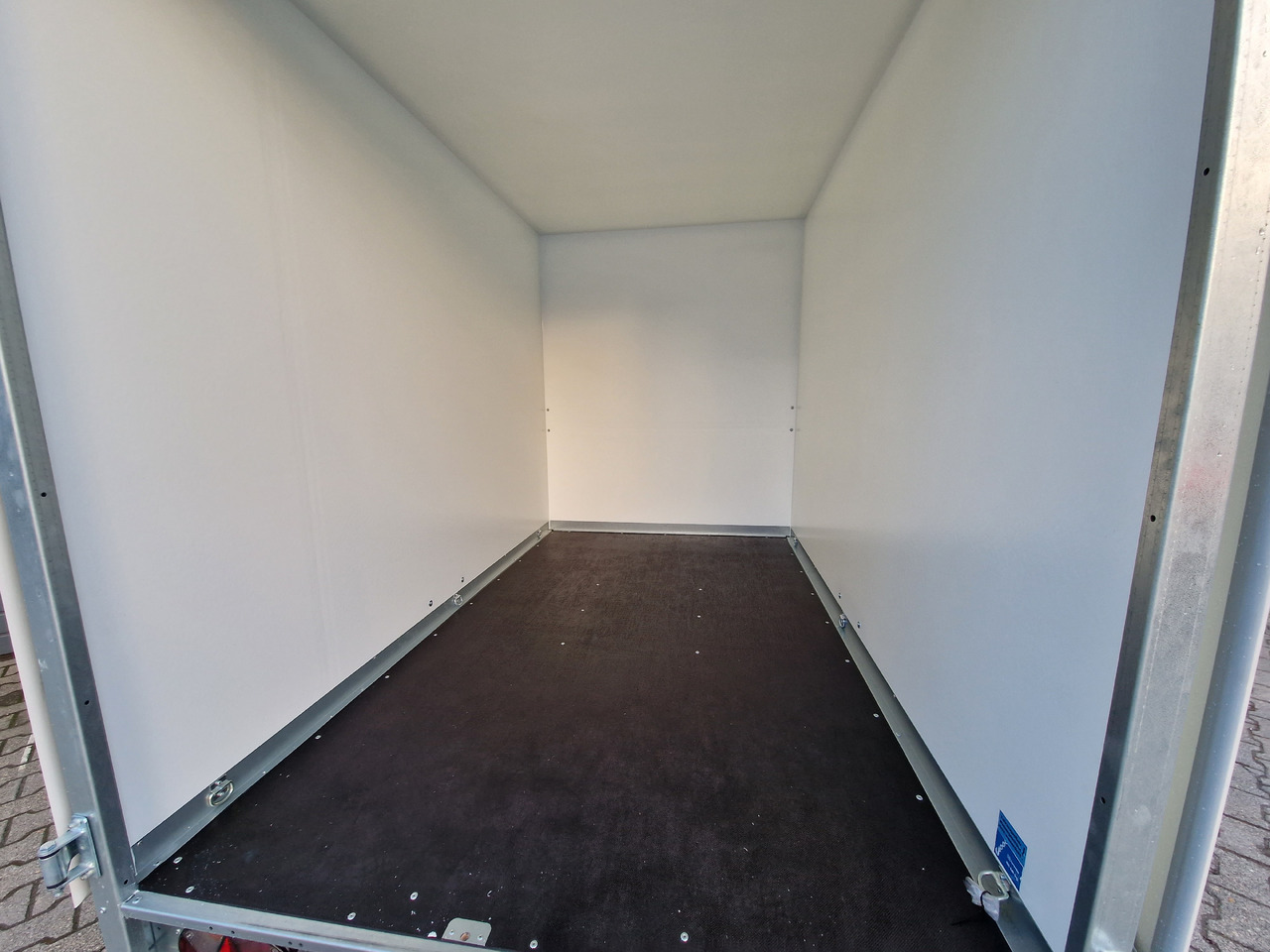 Brenderup Cargo Dynamic CD260 BD 260x150x185cm Hecktüren Wabenwände (S) 1300kg - Piekabe slēgtā virsbūve: foto 5 Brenderup Cargo Dynamic CD260 BD 260x150x185cm Hecktüren Wabenwände (S) 1300kg - Piekabe slēgtā virsbūve: foto 5