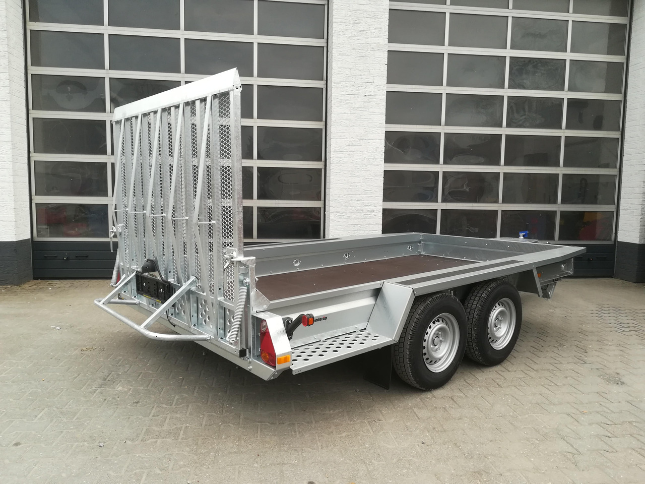 Brenderup MT 3651 MT3600 STB 3500 365x180x27cm Auffahrklappe Löffelablage (L) 3500kg Modell 2025 - Celtniecības tehnikas piekabe: foto 4 Brenderup MT 3651 MT3600 STB 3500 365x180x27cm Auffahrklappe Löffelablage (L) 3500kg Modell 2025 - Celtniecības tehnikas piekabe: foto 4
