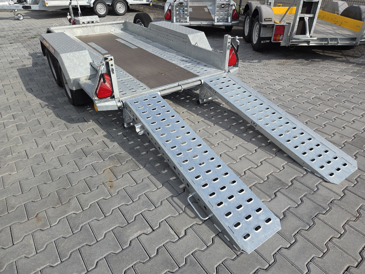 Brian James Digger Plant 543-2813-35 280x130cm Auffahrrampen klappbar Reserverad 3500kg - Celtniecības tehnikas piekabe: foto 5 Brian James Digger Plant 543-2813-35 280x130cm Auffahrrampen klappbar Reserverad 3500kg - Celtniecības tehnikas piekabe: foto 5