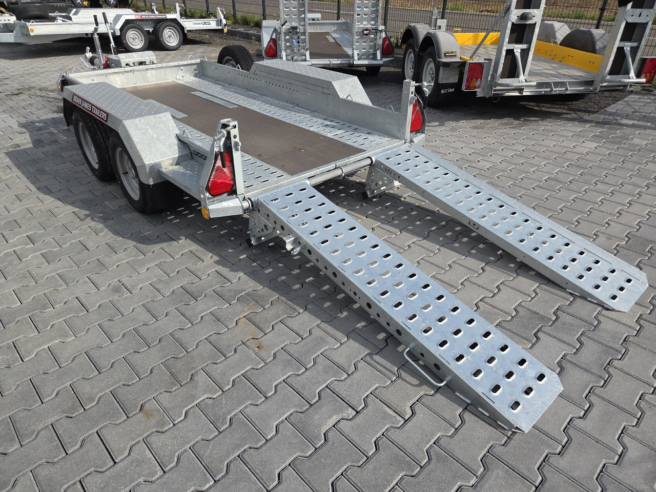 Brian James Digger Plant 543-2813-35 280x130cm Auffahrrampen klappbar Reserverad 3500kg - Celtniecības tehnikas piekabe: foto 3 Brian James Digger Plant 543-2813-35 280x130cm Auffahrrampen klappbar Reserverad 3500kg - Celtniecības tehnikas piekabe: foto 3