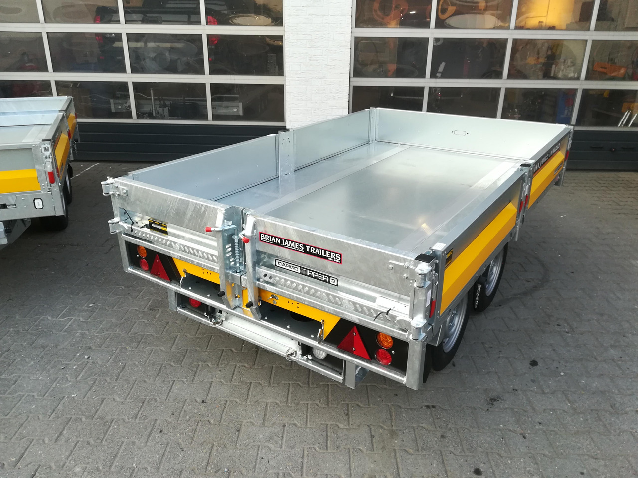 Brian James Trailer CarGO Tipper 2 elektrisch 270x160x30cm Stahlbordwände Hecktür 2700kg on stock - Piekabe pašizgāzējs: foto 3 Brian James Trailer CarGO Tipper 2 elektrisch 270x160x30cm Stahlbordwände Hecktür 2700kg on stock - Piekabe pašizgāzējs: foto 3