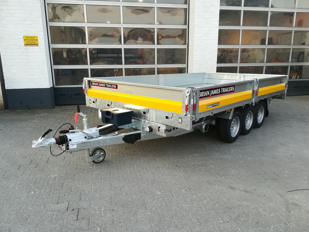 Brian James Trailer CarGO Tipper 2 elektrisch 360x195x30cm Stahlbordwände Pendel 12" Tridem 3,5t on - Piekabe pašizgāzējs: foto 4 Brian James Trailer CarGO Tipper 2 elektrisch 360x195x30cm Stahlbordwände Pendel 12" Tridem 3,5t on - Piekabe pašizgāzējs: foto 4