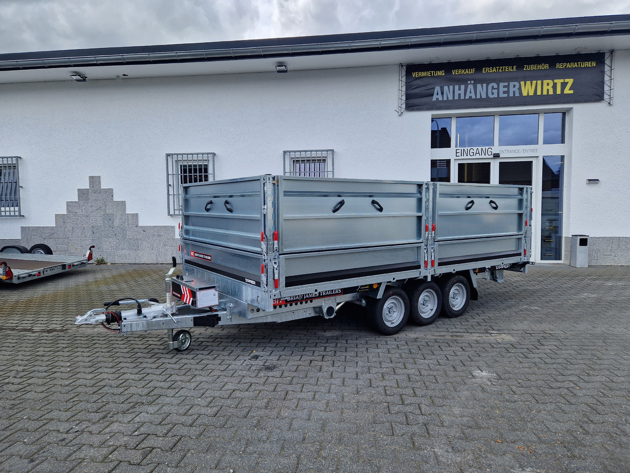 Brian James Trailer Tipper 400x200x100cm Aufsatz elektro blackline LED Tridem 3500kg Modell 24 - Piekabe pašizgāzējs: foto 1 Brian James Trailer Tipper 400x200x100cm Aufsatz elektro blackline LED Tridem 3500kg Modell 24 - Piekabe pašizgāzējs: foto 1