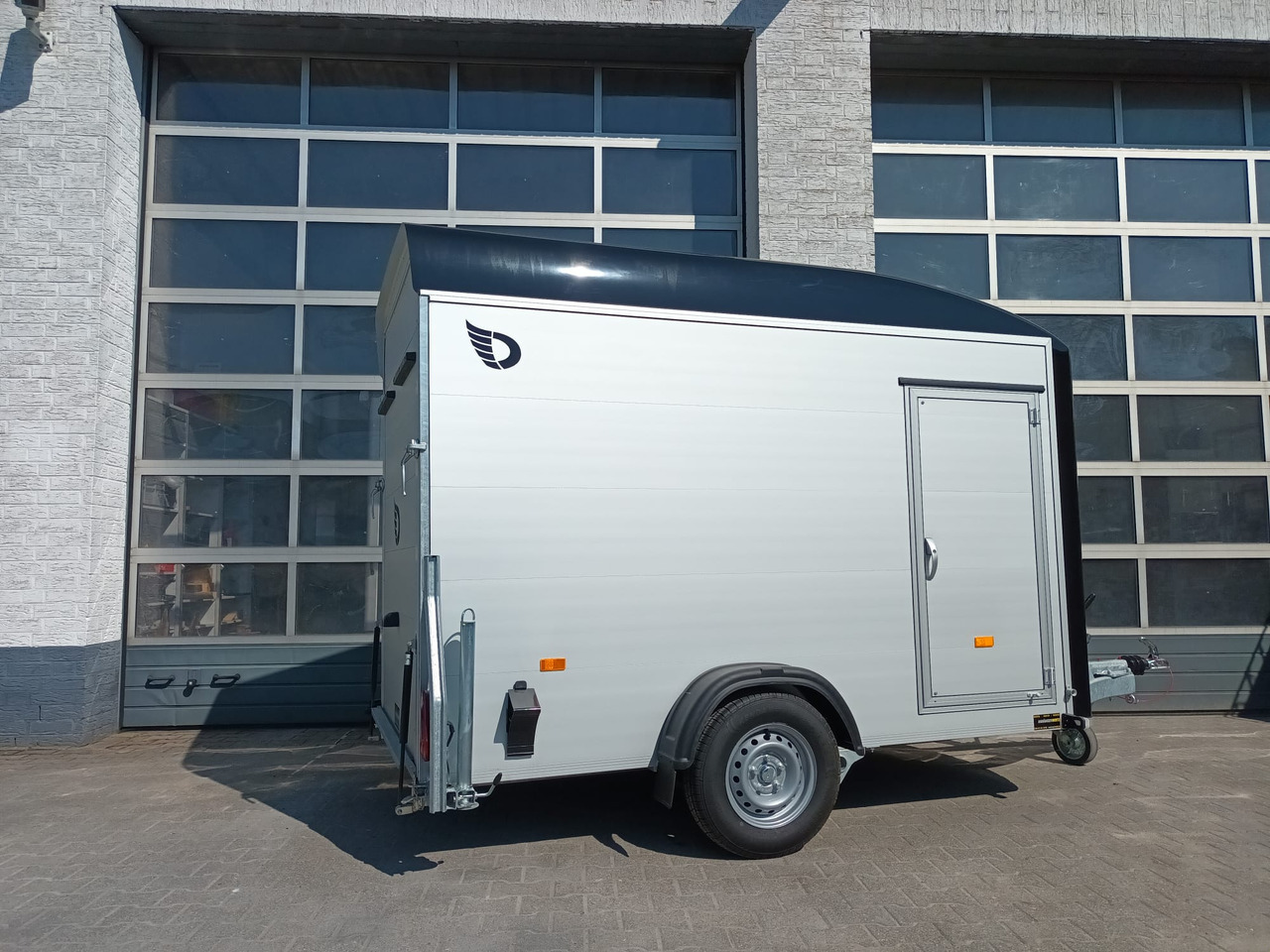 Cargo Roadster 300 300x150x184cm Alu Poly black Seitentür Pullman 100km/H 1300kg - Auto piekabe: foto 2 Cargo Roadster 300 300x150x184cm Alu Poly black Seitentür Pullman 100km/H 1300kg - Auto piekabe: foto 2