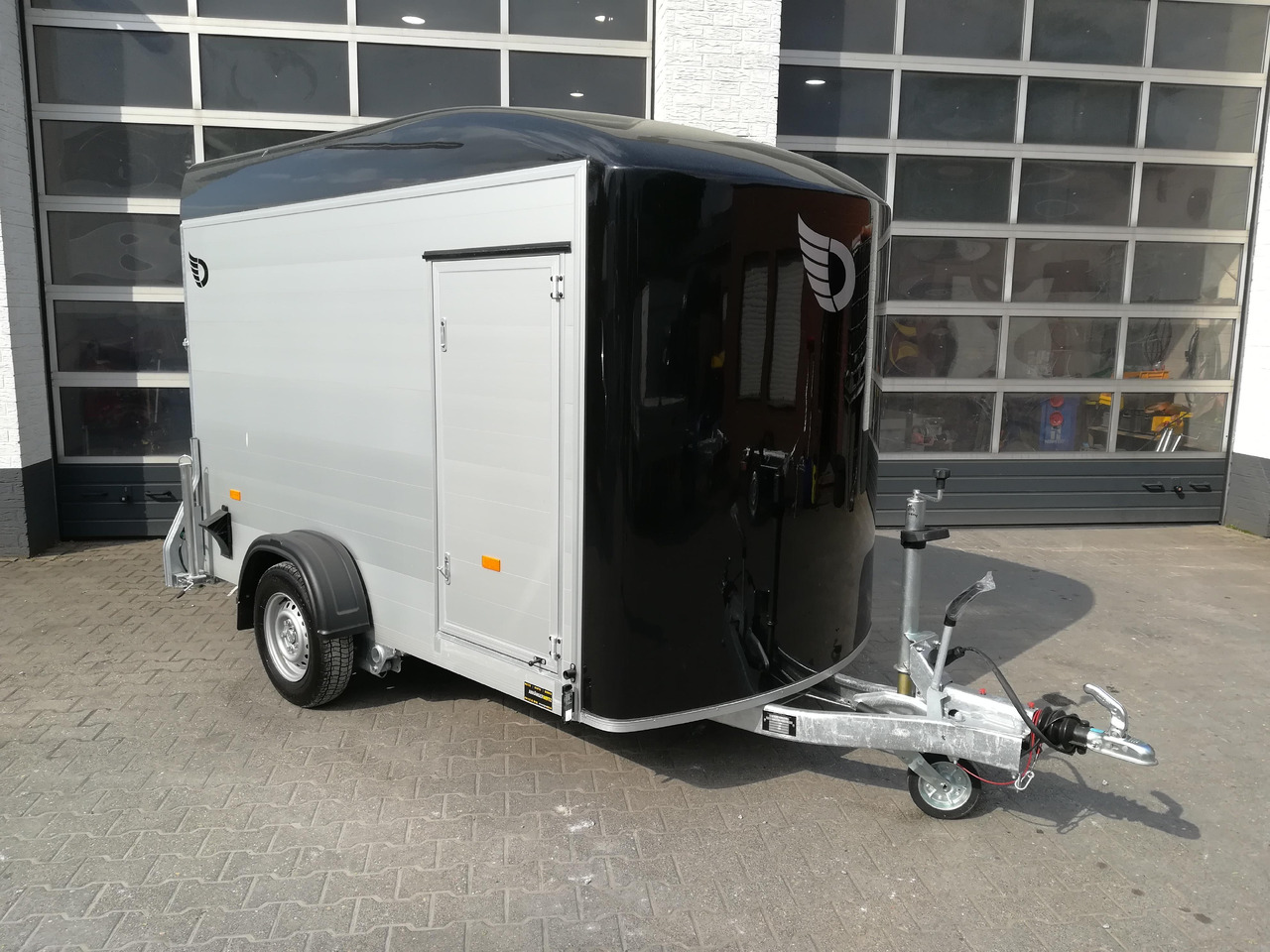 Cargo Roadster 300 300x150x184cm Alu Poly black Seitentür Pullman 100km/H 1300kg - Auto piekabe: foto 3 Cargo Roadster 300 300x150x184cm Alu Poly black Seitentür Pullman 100km/H 1300kg - Auto piekabe: foto 3
