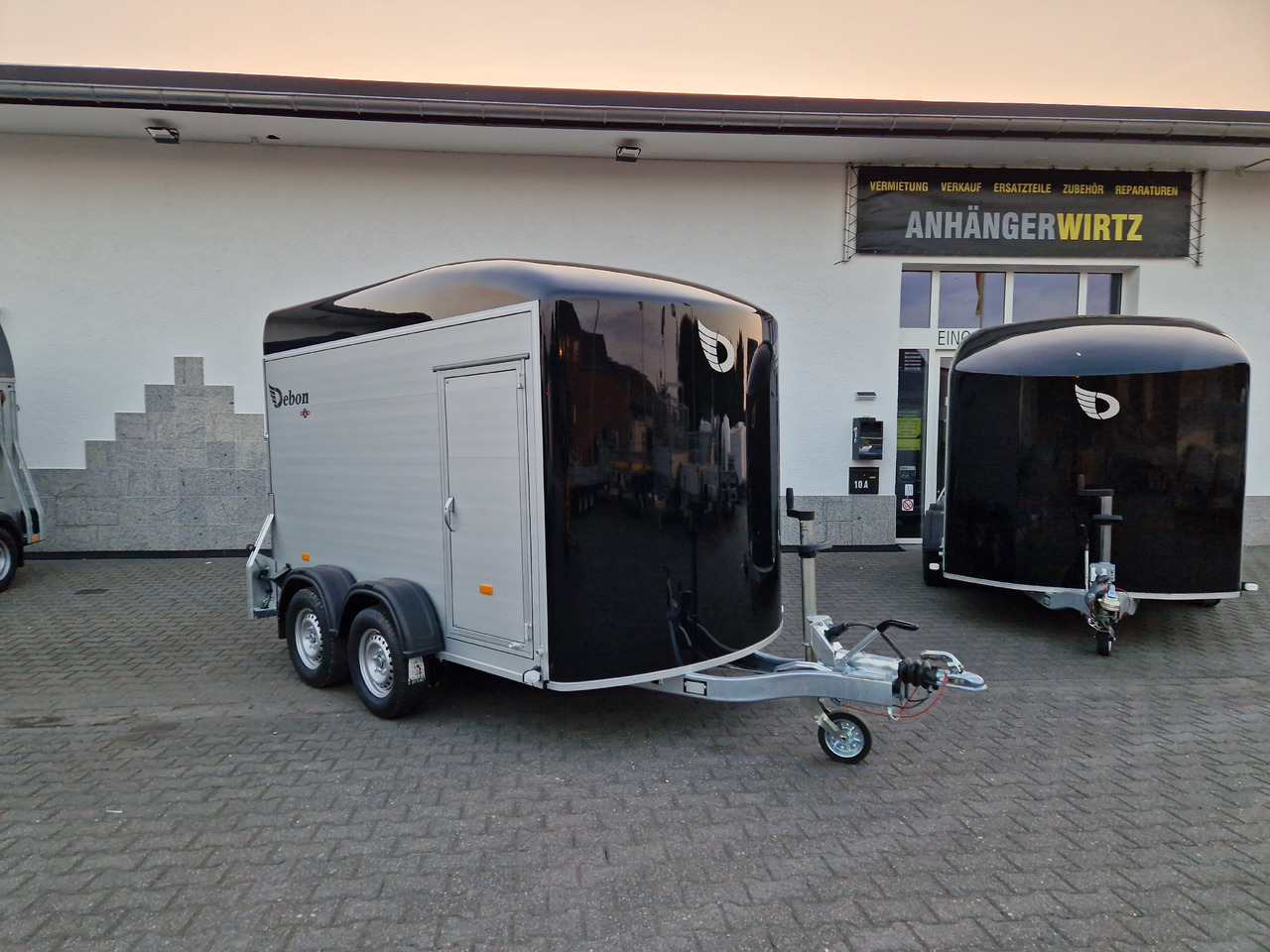 Piekabe slēgtā virsbūve Cargo Roadster 500 312x167x199cm Alu Poly black Seitentür 100km/H Pullman 2000kg Sommer Aktion 2025: foto 14