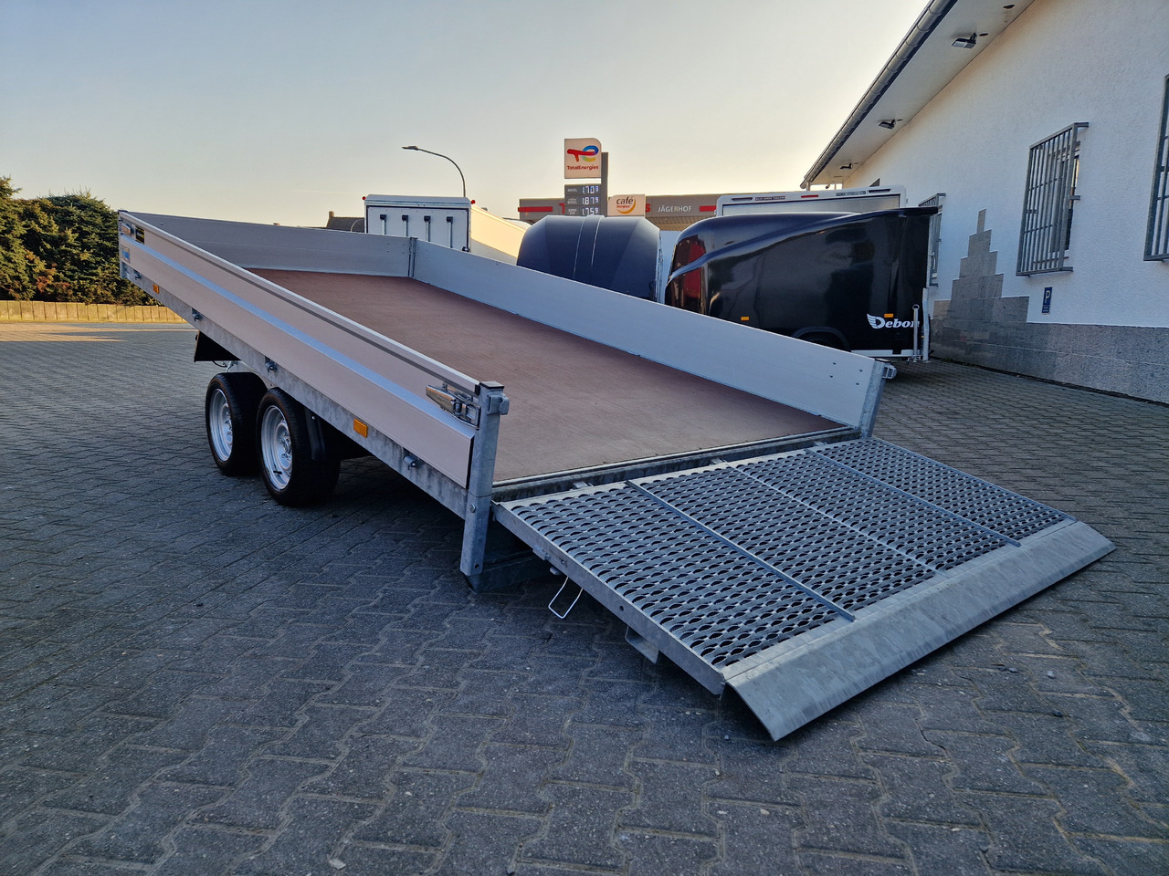 Hapert Indigo HT-2 405x201x30cm ankippbar Heckklappe Seilwinde 3500kg - Celtniecības tehnikas piekabe: foto 3 Hapert Indigo HT-2 405x201x30cm ankippbar Heckklappe Seilwinde 3500kg - Celtniecības tehnikas piekabe: foto 3