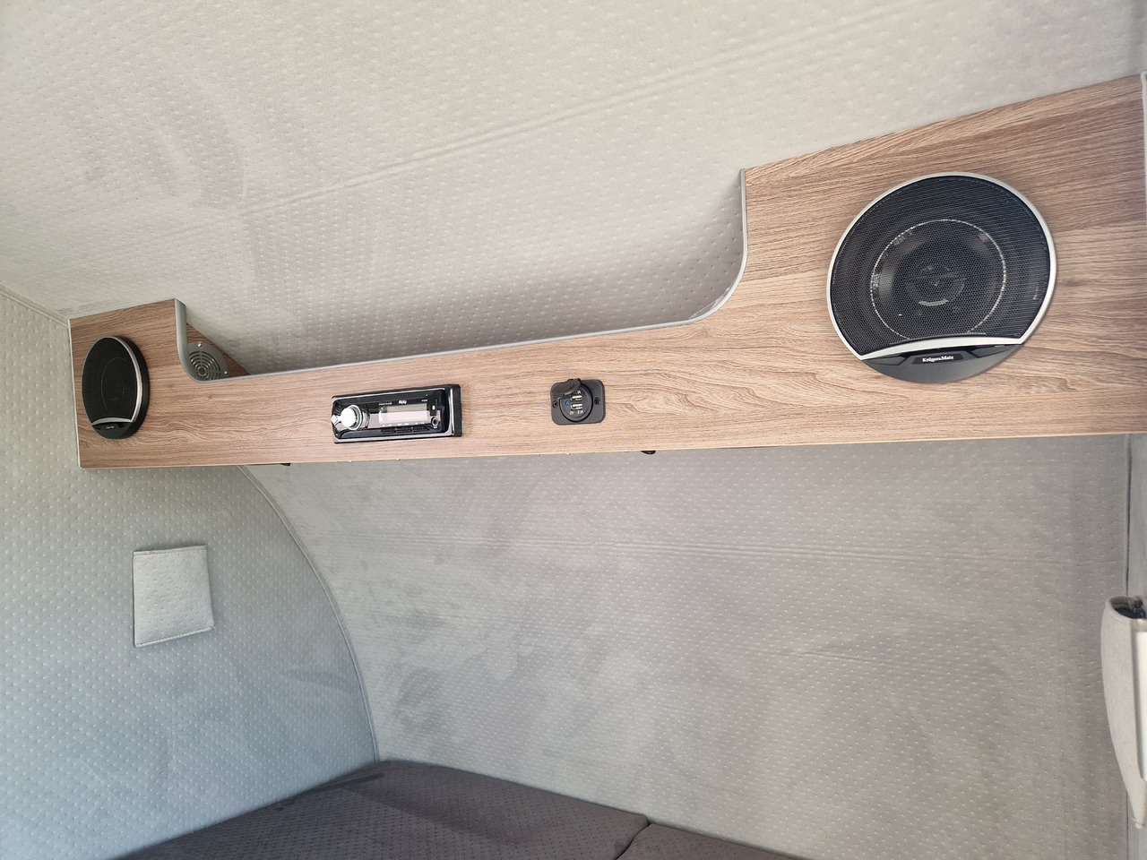 Dzīvojamais treileris Mini Camper Mini Tommy TMC25 252x140x121cm aero V1 Küche 12V/230V 100km/H 750kg gebremst Modell 24: foto 23