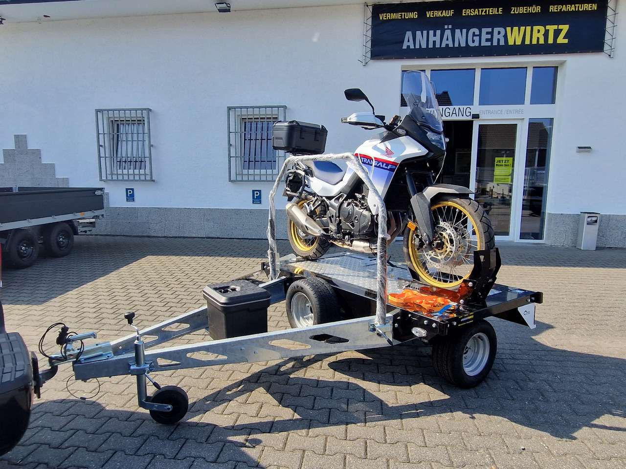 Motorradanhänger Motocamp 1 750 quer 200x107cm Motorrad Roller Fahrrad black 750kg - Motocikla piekabe: foto 3 Motorradanhänger Motocamp 1 750 quer 200x107cm Motorrad Roller Fahrrad black 750kg - Motocikla piekabe: foto 3