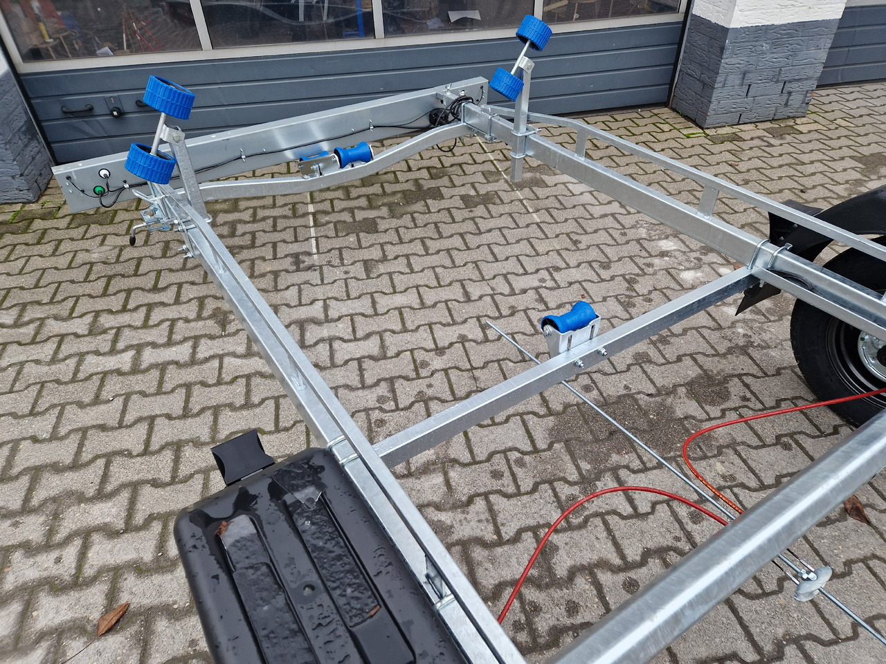 Neptun Bootstrailer Navy GN 231 1300 mit Winde 1300kg Modell 2024 - Laivu piekabe: foto 3 Neptun Bootstrailer Navy GN 231 1300 mit Winde 1300kg Modell 2024 - Laivu piekabe: foto 3