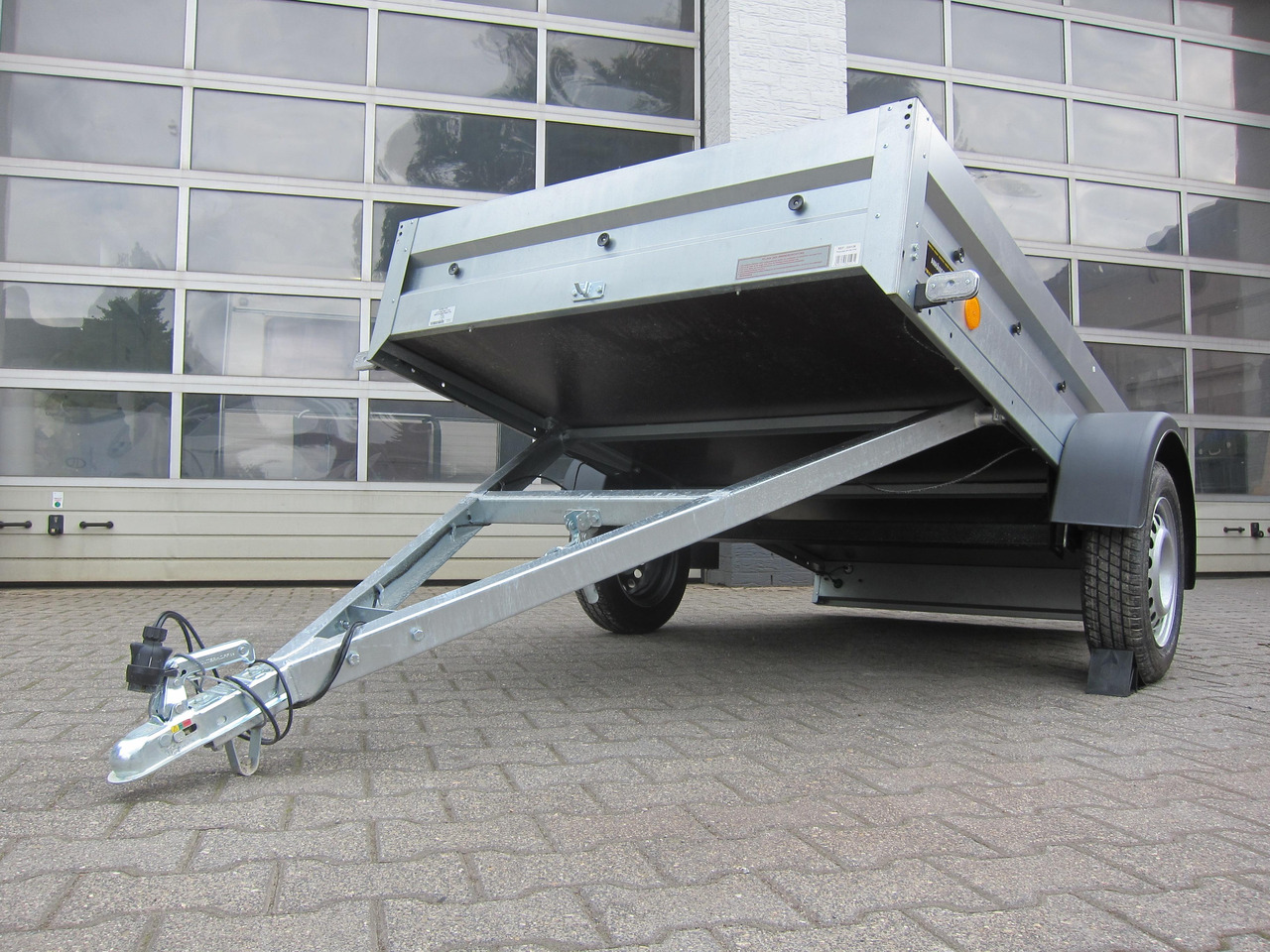 PKW Anhänger Trailstar Pratik 236 236x129x30cm ankippbar (XS) 750kg Mai Aktion - Motocikla piekabe: foto 5 PKW Anhänger Trailstar Pratik 236 236x129x30cm ankippbar (XS) 750kg Mai Aktion - Motocikla piekabe: foto 5