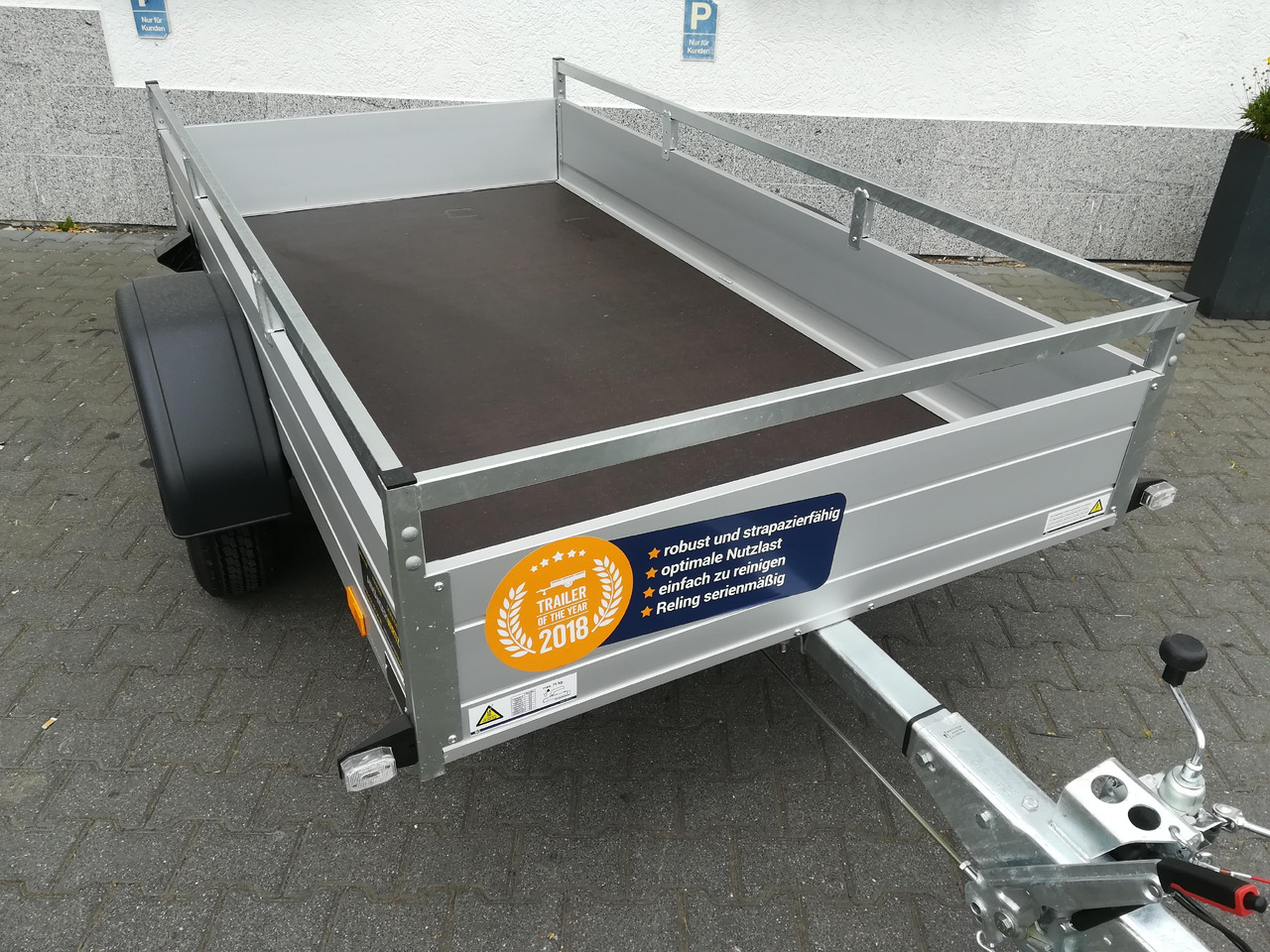 Saris Anhänger DV135 McAlu Pro MP 255x133x43cm (S) 1350kg Online Aktion Modell 2024 - Auto piekabe: foto 4 Saris Anhänger DV135 McAlu Pro MP 255x133x43cm (S) 1350kg Online Aktion Modell 2024 - Auto piekabe: foto 4
