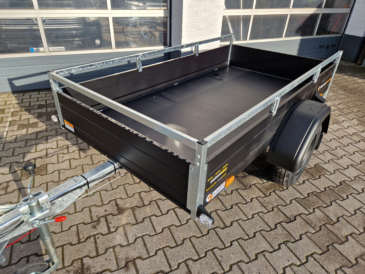 Auto piekabe Saris Anhänger DV135 McAlu Pro MP 255x133x43cm blackline (S) 1350kg black deal Aktion: foto 10