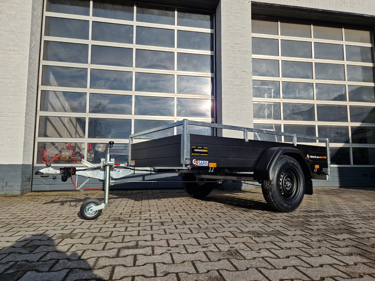 Auto piekabe Saris Anhänger DV135 McAlu Pro MP 255x133x43cm blackline (S) 1350kg black deal Aktion: foto 6
