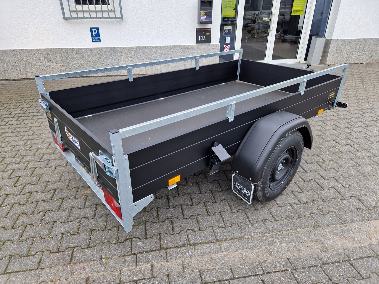 Saris Anhänger DV135 McAlu Pro MP 255x133x44cm black klappbare Vorderwand 1350kg - Auto piekabe: foto 5 Saris Anhänger DV135 McAlu Pro MP 255x133x44cm black klappbare Vorderwand 1350kg - Auto piekabe: foto 5