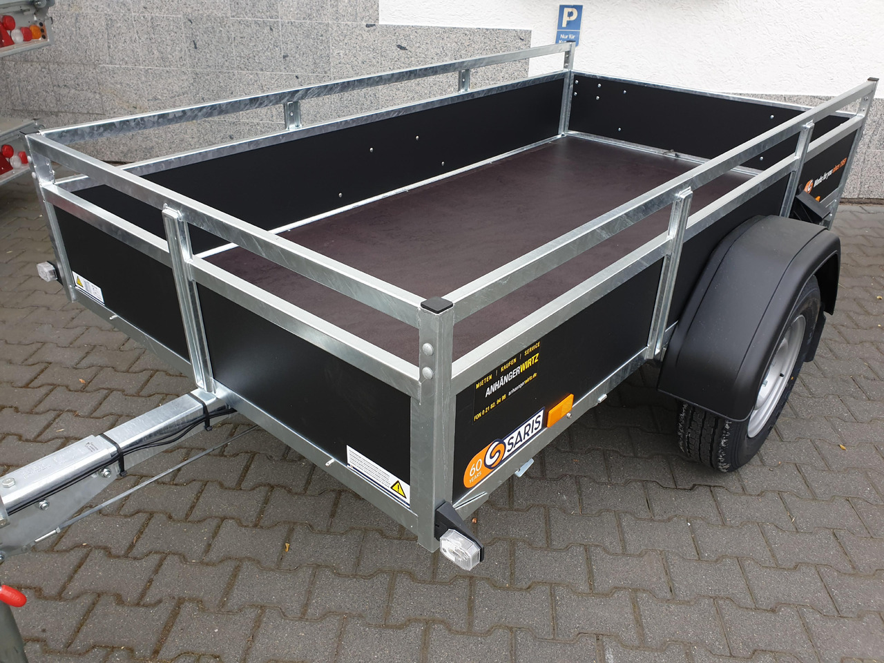 Saris BMG 135 Classic Wood 255x133x45cm (S) 1350kg Abverkauf Aktion - Auto piekabe: foto 3 Saris BMG 135 Classic Wood 255x133x45cm (S) 1350kg Abverkauf Aktion - Auto piekabe: foto 3