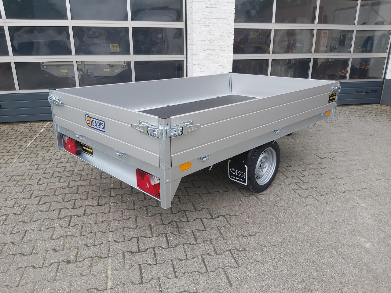 Saris PL 256 150 1500 1 256x150x30cm 13" 1500kg Modell 2024 - Auto piekabe: foto 5 Saris PL 256 150 1500 1 256x150x30cm 13" 1500kg Modell 2024 - Auto piekabe: foto 5