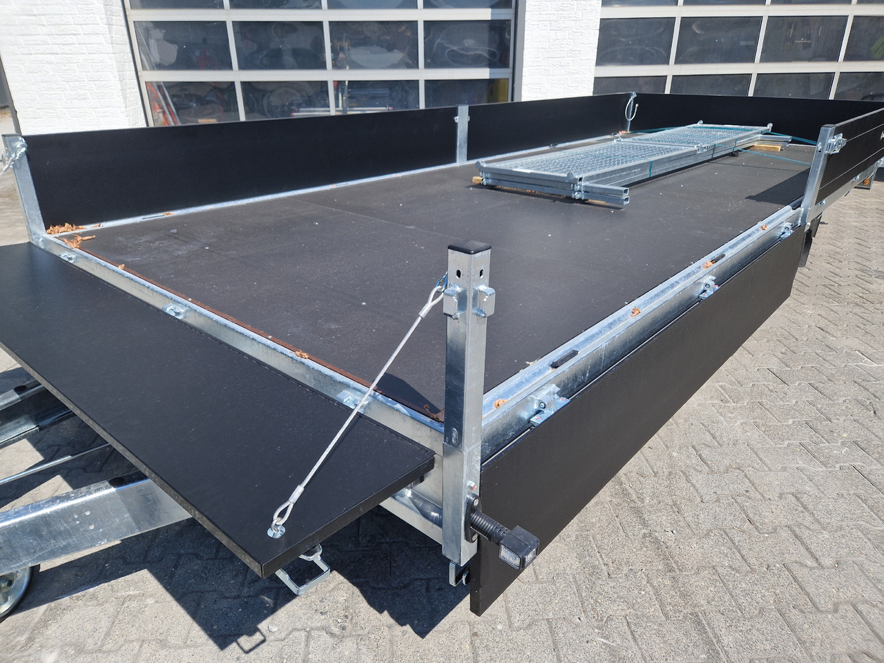 Bortu piekabe/ Platforma Saris PL HD 506 204 3500 2 506x204x35cm heavy duty black LED Licht (XXL) 3500kg: foto 6