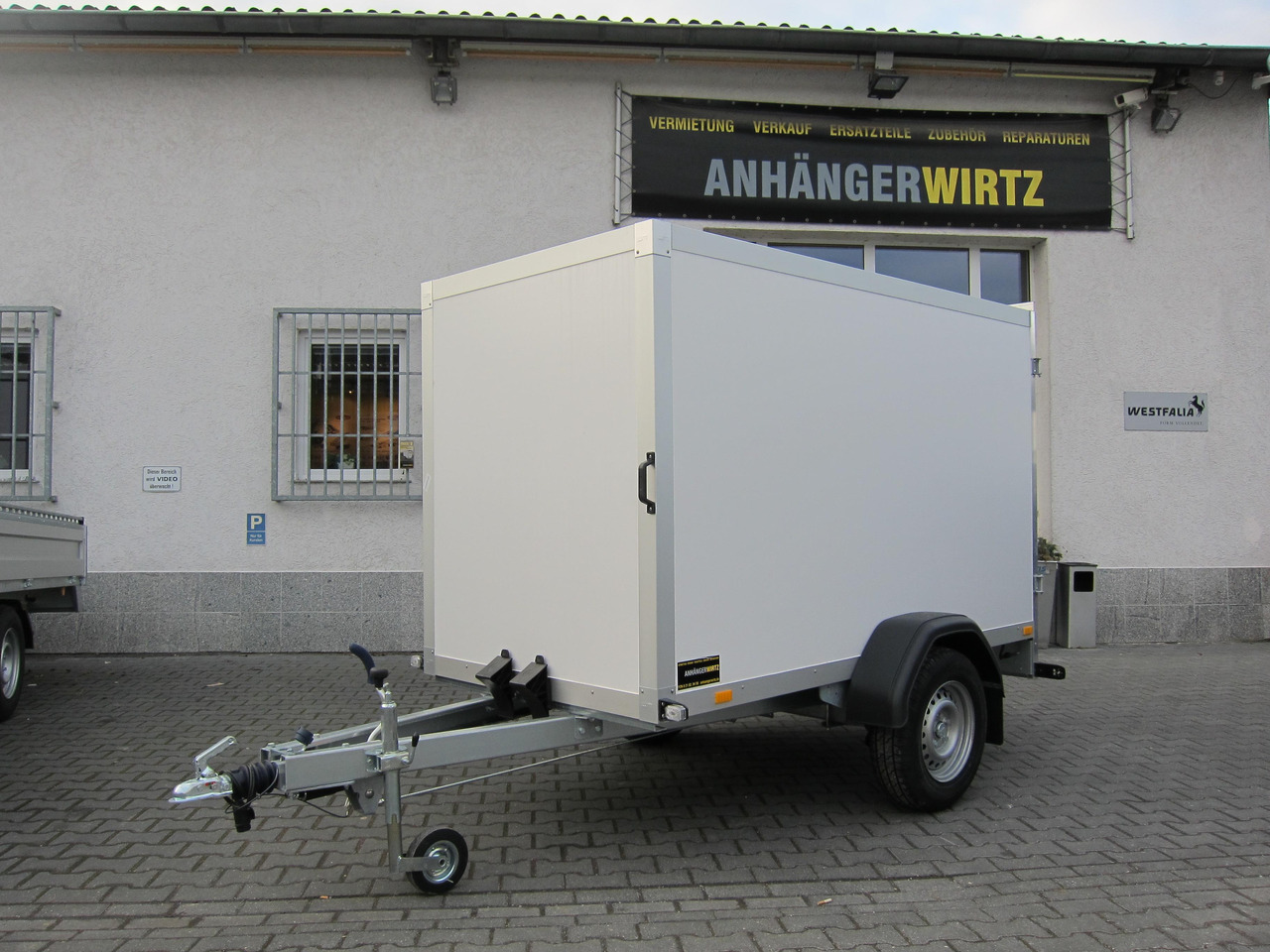WM Meyer Koffer AZ 1325/126 S30 251x126x150cm (S) 1300kg Modell 2024 Januar Aktion - Piekabe slēgtā virsbūve: foto 1 WM Meyer Koffer AZ 1325/126 S30 251x126x150cm (S) 1300kg Modell 2024 Januar Aktion - Piekabe slēgtā virsbūve: foto 1