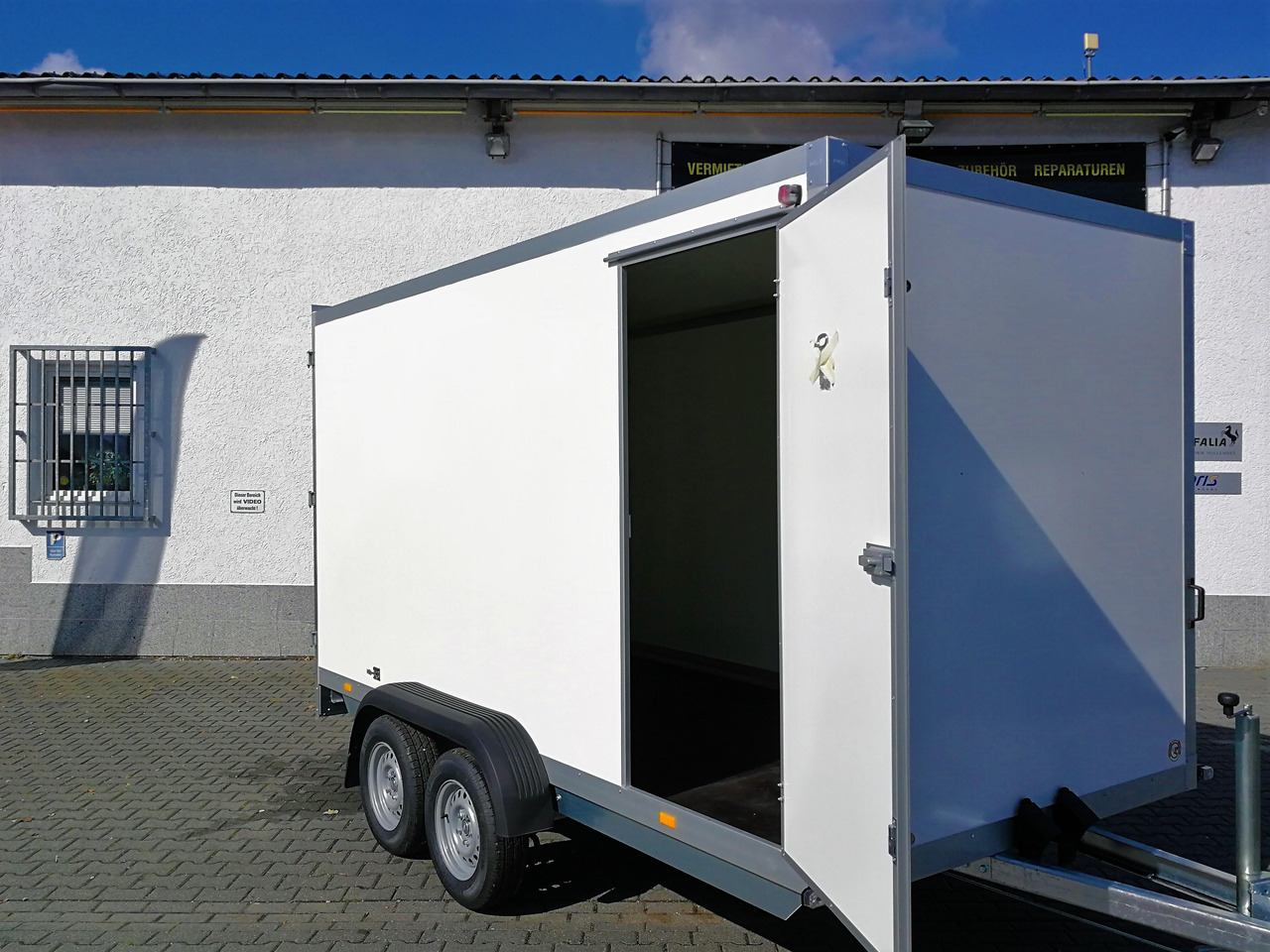 WM Meyer Koffer AZ 3540/185 S35 401x185x205cm Seitentür (XL) 3500kg Modell 2024 - Piekabe slēgtā virsbūve: foto 2 WM Meyer Koffer AZ 3540/185 S35 401x185x205cm Seitentür (XL) 3500kg Modell 2024 - Piekabe slēgtā virsbūve: foto 2
