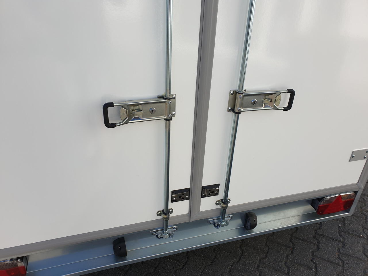 WM Meyer Kofferanhänger AZ 3560/200 S40 601x200x205cm Seitentür Profiline 3500kg Modell 2023 - Piekabe slēgtā virsbūve: foto 5 WM Meyer Kofferanhänger AZ 3560/200 S40 601x200x205cm Seitentür Profiline 3500kg Modell 2023 - Piekabe slēgtā virsbūve: foto 5