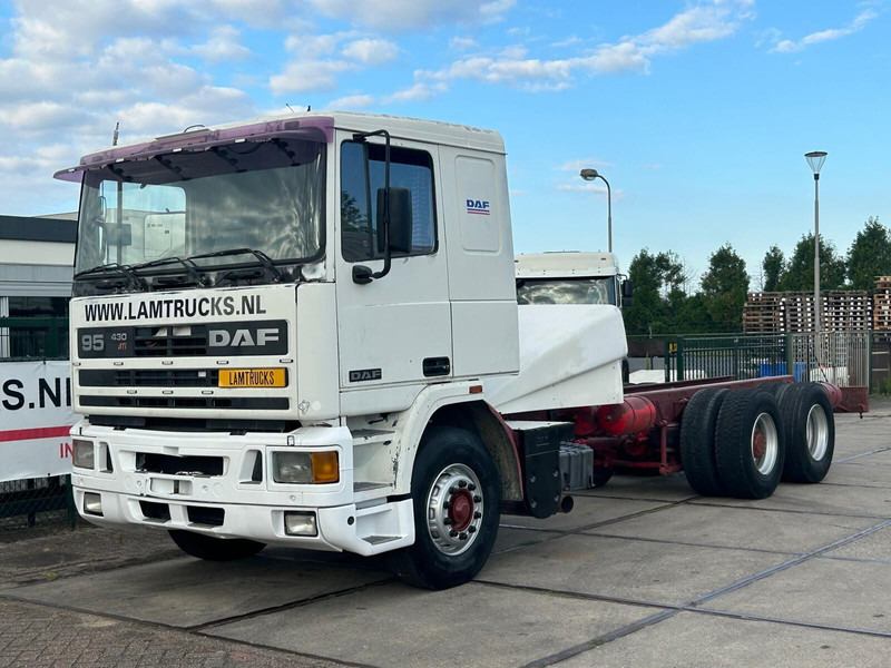 DAF 95.400 TOP CONDITION - Šasija kravas automašīna: foto 1 DAF 95.400 TOP CONDITION - Šasija kravas automašīna: foto 1