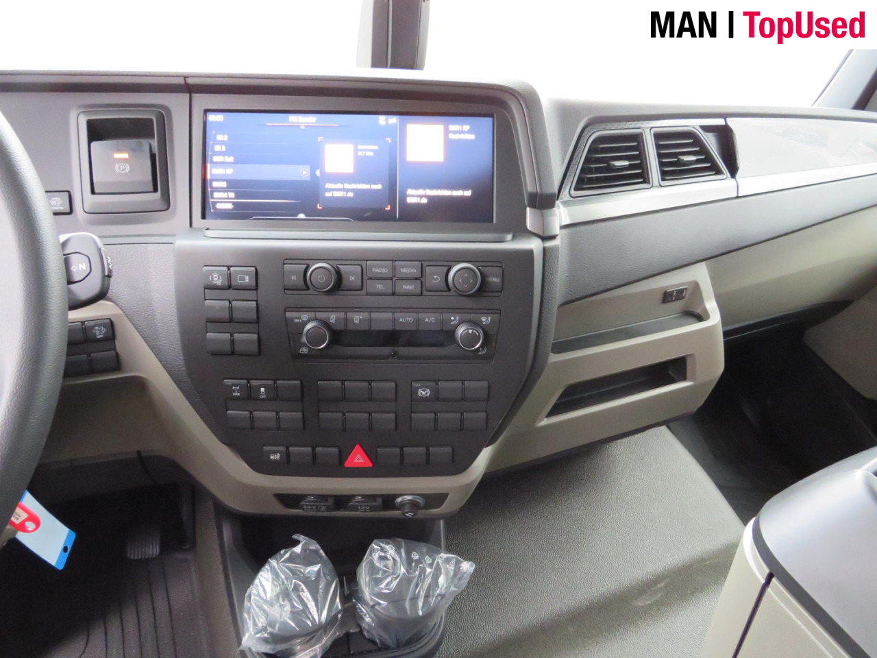 MAN TGL 12.250 4X2 BL VANTEC Koffer BÄR LBW Euro6 AHK - Kravas automašīna ar slēgto virsbūvi: foto 5 MAN TGL 12.250 4X2 BL VANTEC Koffer BÄR LBW Euro6 AHK - Kravas automašīna ar slēgto virsbūvi: foto 5