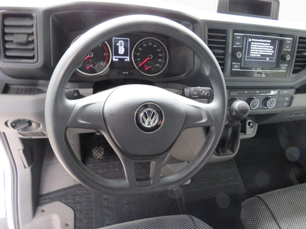 VOLKSWAGEN Crafter 35 L3H3 Kasten Euro6 Klima ZV - Kravas mikroautobuss: foto 2 VOLKSWAGEN Crafter 35 L3H3 Kasten Euro6 Klima ZV - Kravas mikroautobuss: foto 2