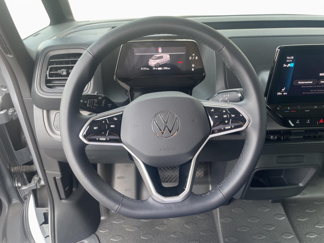 VOLKSWAGEN ID.Buzz Cargo 150 kW Klima AHK Navi - Mazs furgons, Elektriskais furgons: foto 2 VOLKSWAGEN ID.Buzz Cargo 150 kW Klima AHK Navi - Mazs furgons, Elektriskais furgons: foto 2
