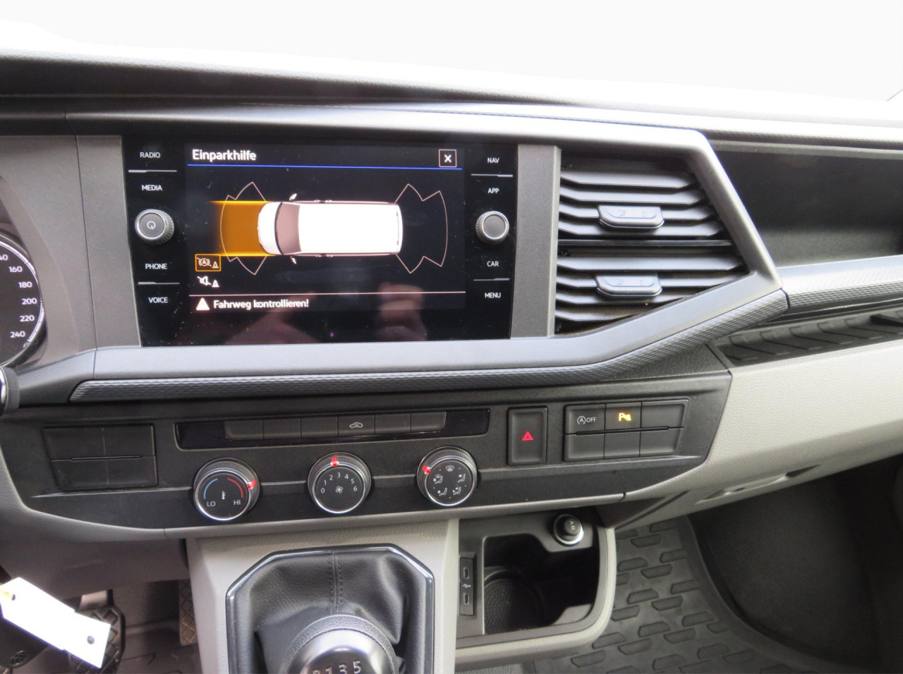 VOLKSWAGEN T6.1 Transporter Trendline 2.0 TDI Kasten Euro6 ZV - Mazs furgons: foto 2 VOLKSWAGEN T6.1 Transporter Trendline 2.0 TDI Kasten Euro6 ZV - Mazs furgons: foto 2