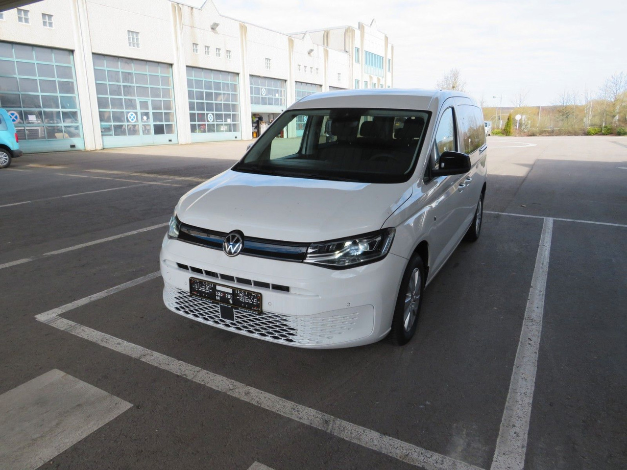 Volkswagen Caddy Maxi 2.0 TDI Rollstuhlumbau Taxirampe - Vieglā automašīna: foto 2 Volkswagen Caddy Maxi 2.0 TDI Rollstuhlumbau Taxirampe - Vieglā automašīna: foto 2