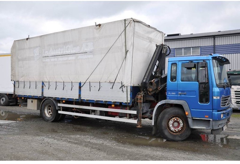 Volvo FL618 4X2 Kran/kapell - Kravas auto ar manipulatoru: foto 1 Volvo FL618 4X2 Kran/kapell - Kravas auto ar manipulatoru: foto 1