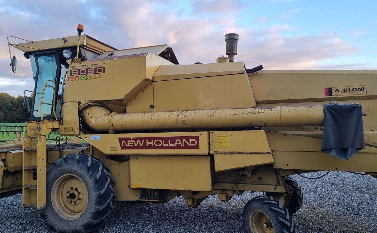 Labības kombains New Holland 8050: foto 6
