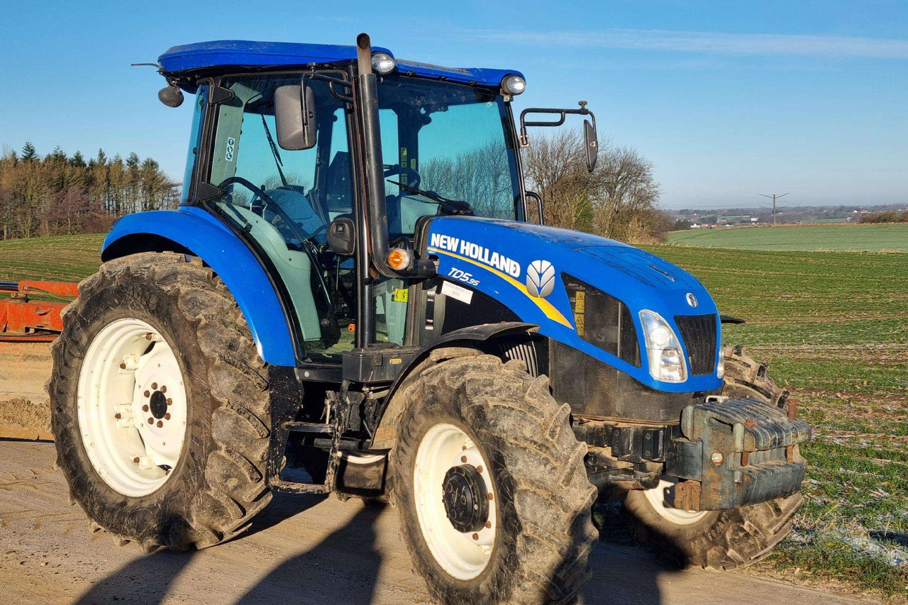 New Holland TD 5.95 - Traktors: foto 5 New Holland TD 5.95 - Traktors: foto 5