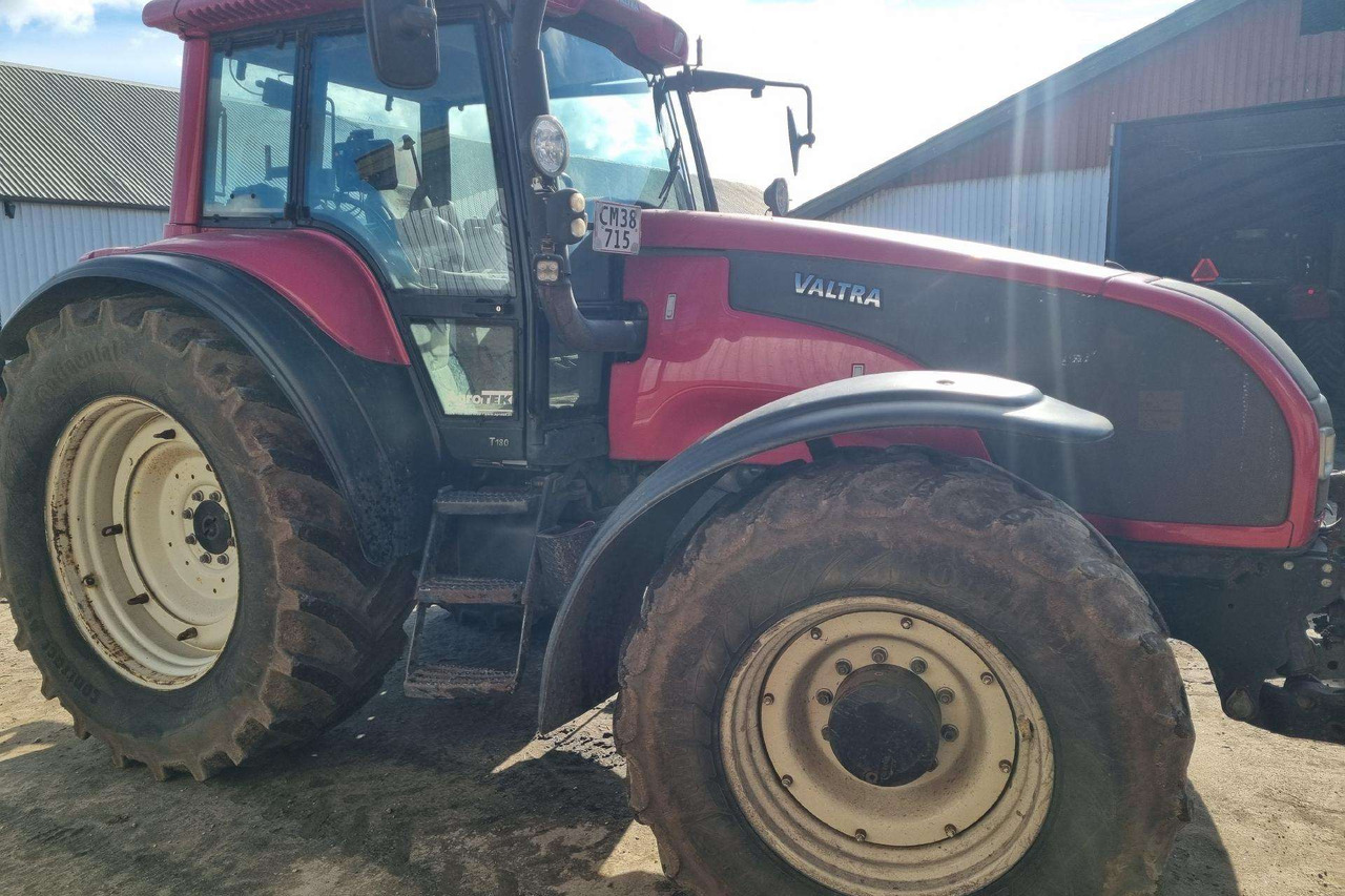 Valtra T190 - Traktors: foto 3 Valtra T190 - Traktors: foto 3