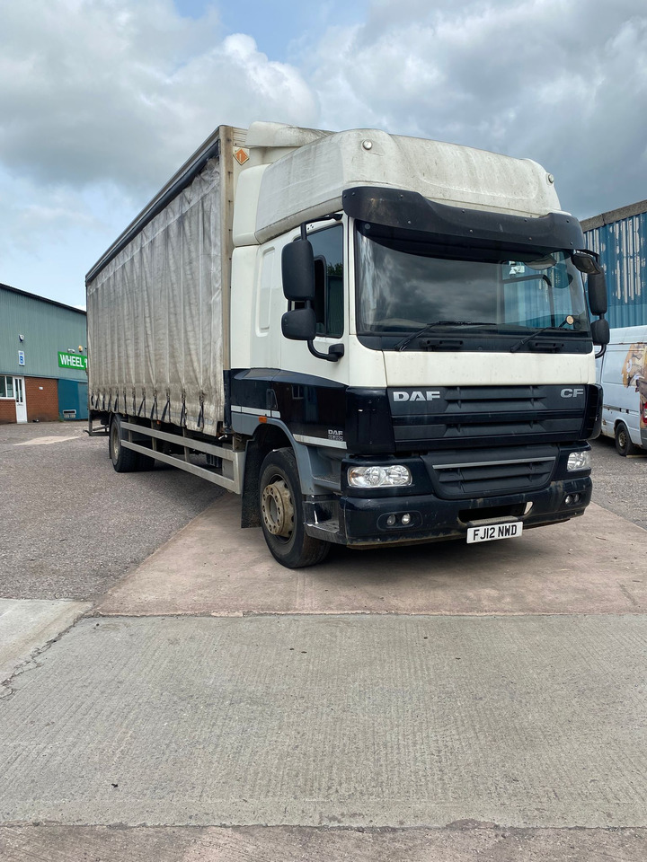 DAF CF 65 250 - Kravas automašīna ar tentu: foto 2 DAF CF 65 250 - Kravas automašīna ar tentu: foto 2