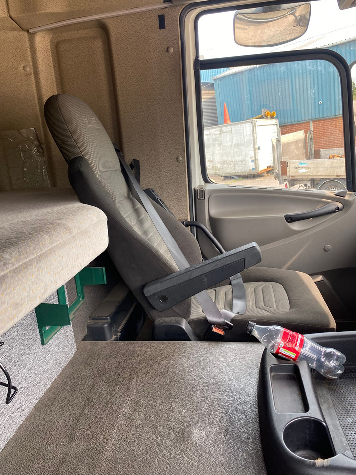 DAF CF 65 250 - Kravas automašīna ar tentu: foto 3 DAF CF 65 250 - Kravas automašīna ar tentu: foto 3