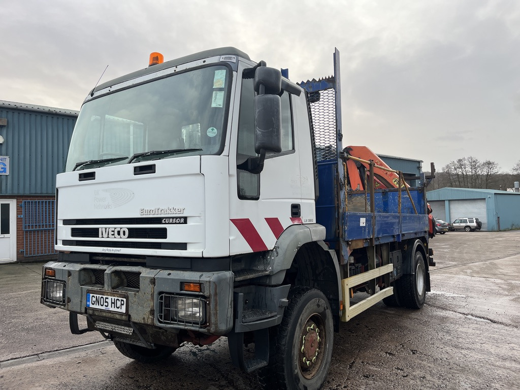 Iveco EuroTrakker 180E27 4x4 Rigid - Bortu kravas automašīna/ Platforma: foto 1 Iveco EuroTrakker 180E27 4x4 Rigid - Bortu kravas automašīna/ Platforma: foto 1