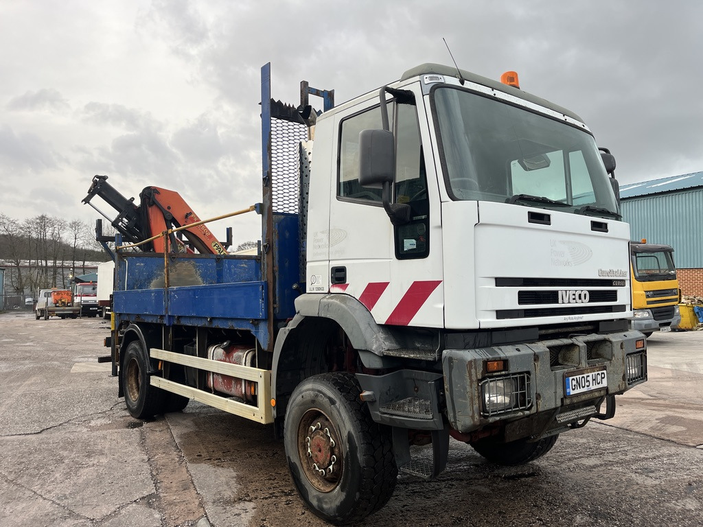Iveco EuroTrakker 180E27 4x4 Rigid - Bortu kravas automašīna/ Platforma: foto 2 Iveco EuroTrakker 180E27 4x4 Rigid - Bortu kravas automašīna/ Platforma: foto 2
