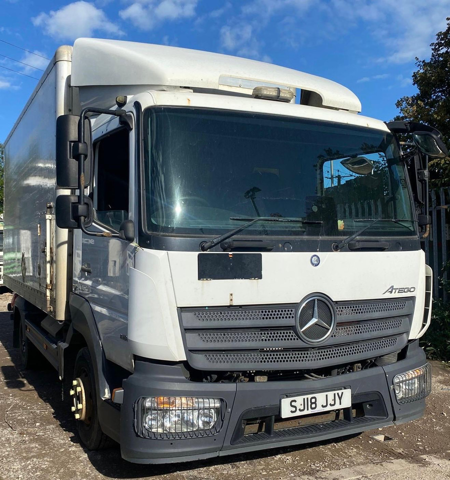 Mercedes Atego 816 - Kravas automašīna ar slēgto virsbūvi: foto 3 Mercedes Atego 816 - Kravas automašīna ar slēgto virsbūvi: foto 3