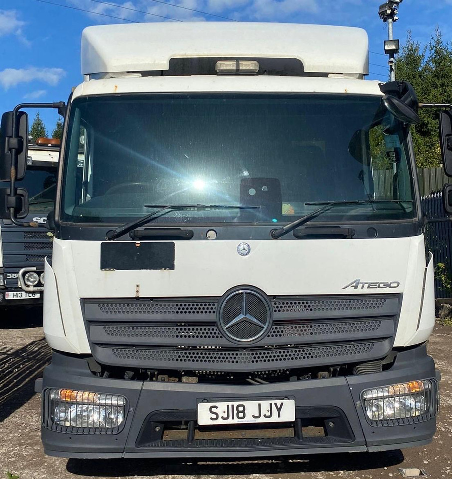 Mercedes Atego 816 - Kravas automašīna ar slēgto virsbūvi: foto 2 Mercedes Atego 816 - Kravas automašīna ar slēgto virsbūvi: foto 2