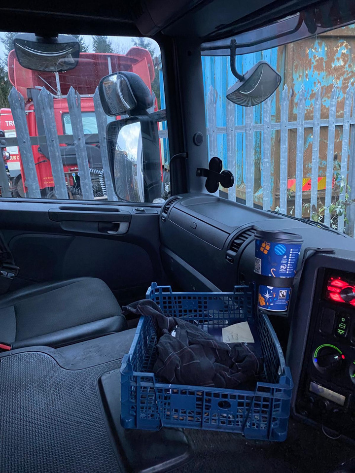 Scania P230 4x2 - Furgons ar slēgtā virsbūve: foto 5 Scania P230 4x2 - Furgons ar slēgtā virsbūve: foto 5